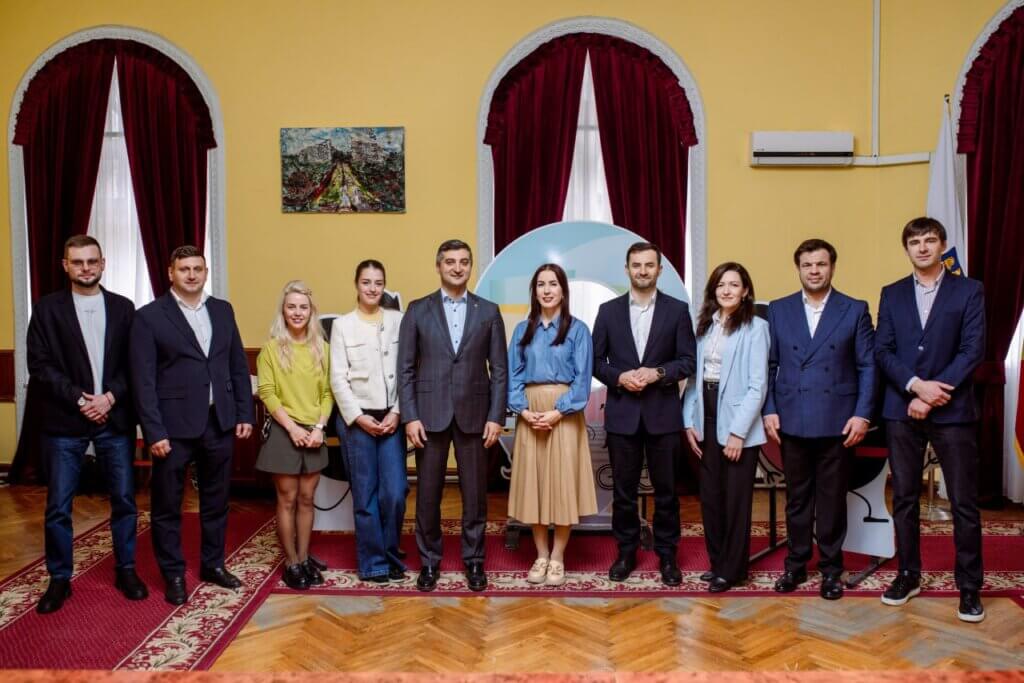 photo_2025-10-06_10-44-47