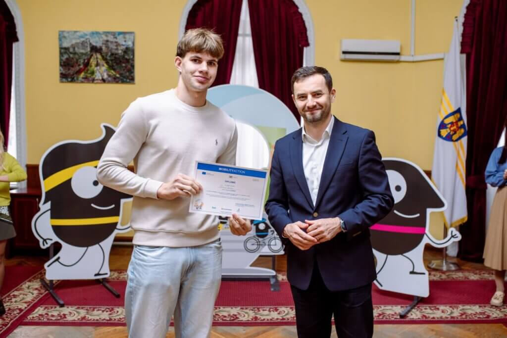 photo_2025-10-06_10-45-31